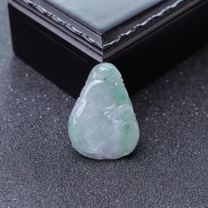 糯种飘翠翡翠如鱼得水吊坠