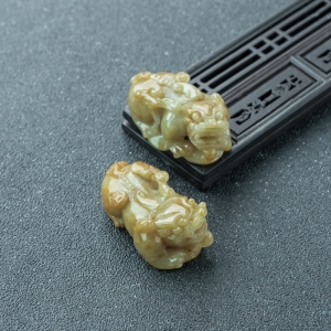 糯种黄翡貔貅吊坠（一对）