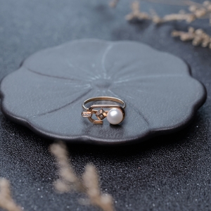 18K海水白色珍珠戒指