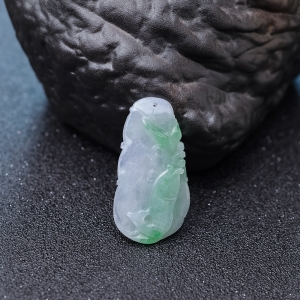 糯种飘翠翡翠连年有余吊坠