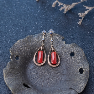 18K沙丁珊瑚耳坠