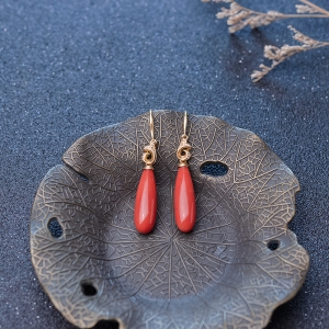 18K沙丁珊瑚耳坠