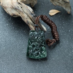 糯冰种墨翠飞龙在天吊坠