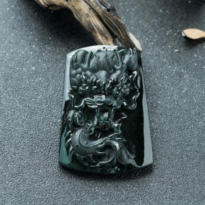 糯冰种墨翠飞龙在天吊坠