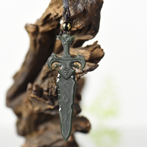 山料和田碧玉剑吊坠