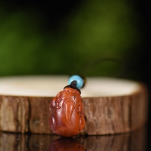 柿子红南红貔貅吊坠