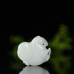 山流水料和田羊脂白玉马上成功吊坠