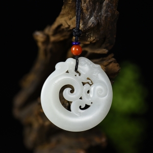 山料和田羊脂白玉辰龙吊坠