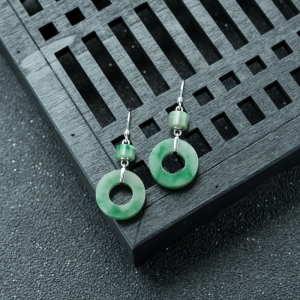 18K糯种飘翠翡翠耳坠