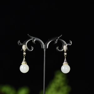 银镶锆石山料和田白玉耳坠