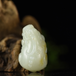 籽料和田白玉貔貅手把件