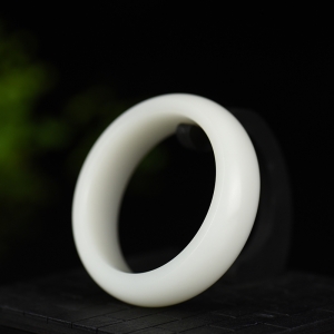 山料和田羊脂白玉手镯