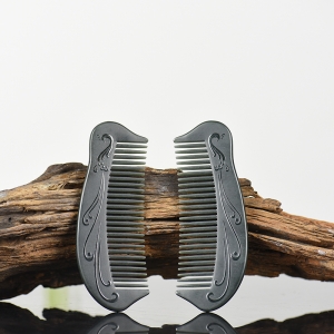 山料和田青玉白头偕老梳子(二件)