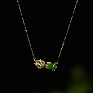 18k金镶山料和田碧玉金鱼项链