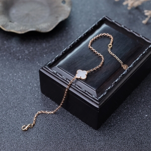 特：18K山流水料和田白玉四叶草手链