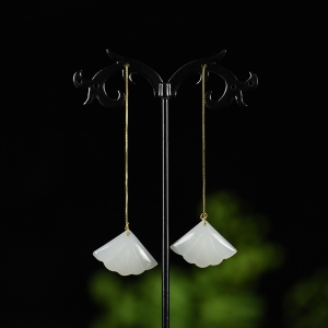 银镶山料和田白玉耳坠