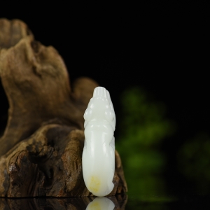 山流水料和田羊脂白玉旺财吊坠