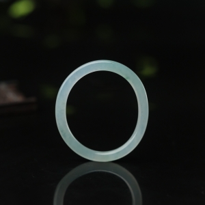 53.5mm糯冰种晴水翡翠贵妃镯