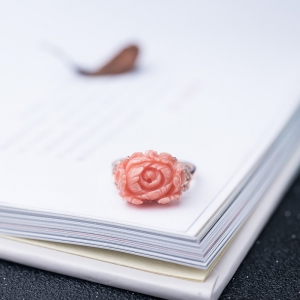 18K深水珊瑚牡丹花戒指