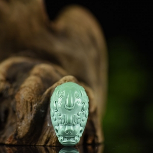 高瓷蓝绿松石守护吊坠