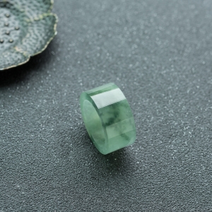 糯冰种飘花翡翠指环