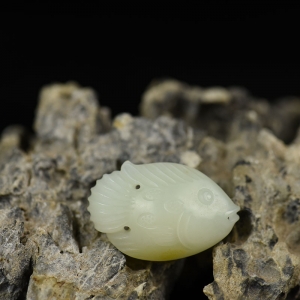 山料和田白玉年年有余吊坠