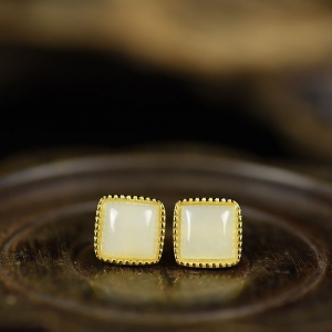 银镶山料和田白玉耳钉