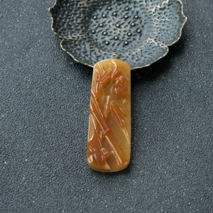 糯种红翡翡翠节节高升吊坠