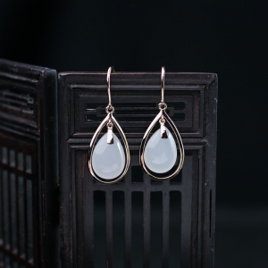 特:18K山流水料和田白玉耳坠