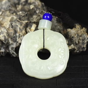 山料和田白玉守护平安扣吊坠