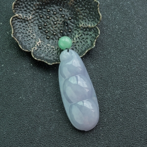 糯冰种紫罗兰翡翠福豆吊坠