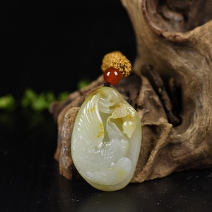 籽料和田白玉大展宏图吊坠