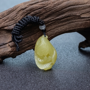 山料和田黄玉白菜吊坠