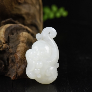 山料和田羊脂白玉如意吊坠