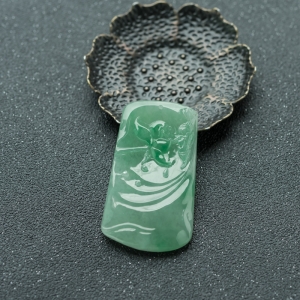 糯冰种晴水翡翠荷塘清趣吊坠