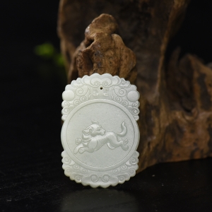 山料和田白玉旺财吊坠