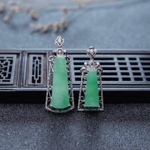 18K糯种浅绿翡翠吊坠（两件）