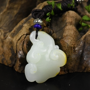 山料和田白玉如意吊坠