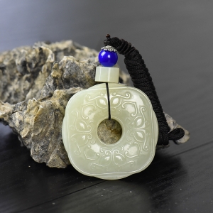 山料和田白玉守护平安扣吊坠