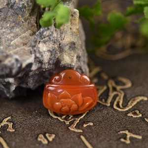 柿子红南红荷花吊坠