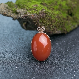 18K柿子红南红吊坠