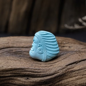 中高瓷浅蓝绿松石人物吊坠