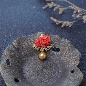 18K沙丁珊瑚花吊坠