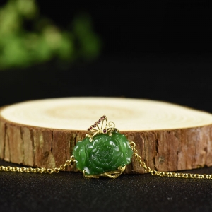 18k金镶山料和田碧玉花开富贵手链