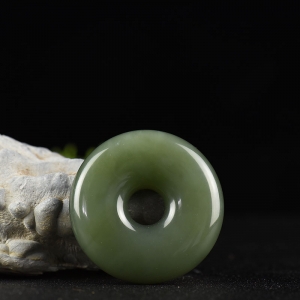 山料和田青玉平安扣吊坠