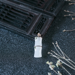 特：18K山流水料和田白玉竹节吊坠