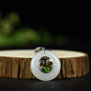 银镶籽料和田白玉天鹅项链