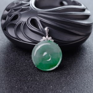 18K糯种飘翠翡翠平安扣吊坠