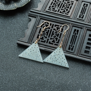 18K糯冰种翡翠缠枝纹耳坠