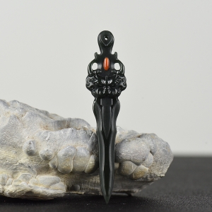 山料和田青玉利剑吊坠